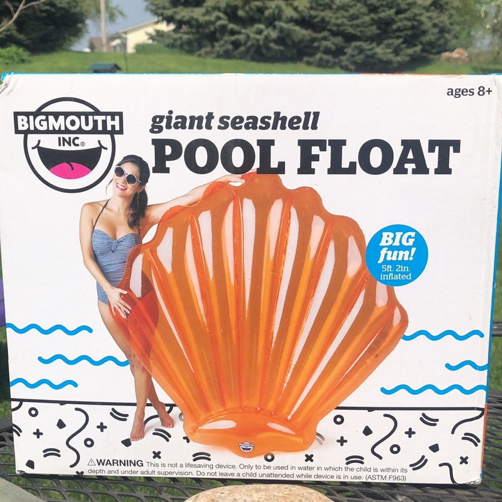 Giant Seashell Pool Float